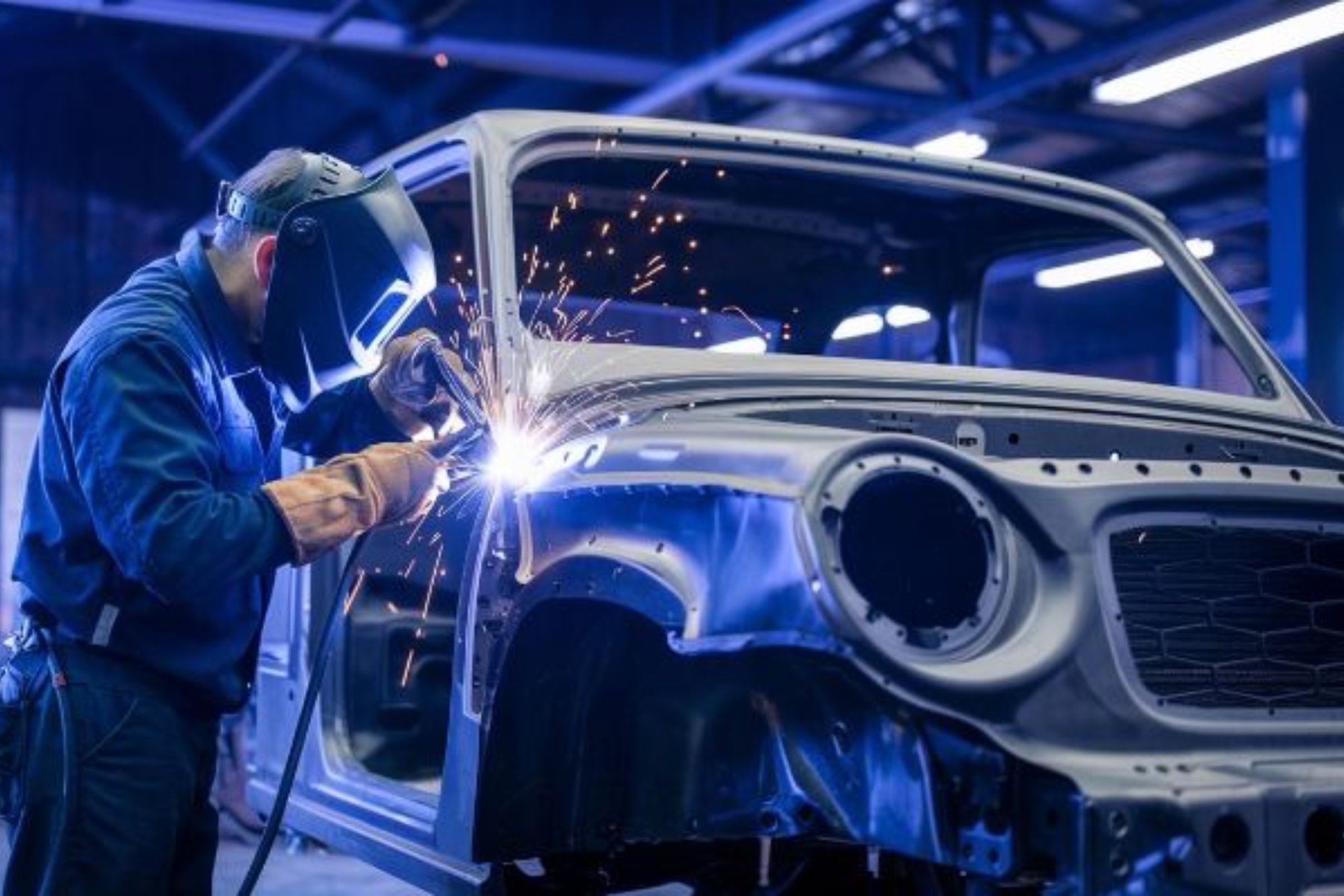 Aluminum Body Repair tech welding fender Aluminum Body Repair tech welding fender